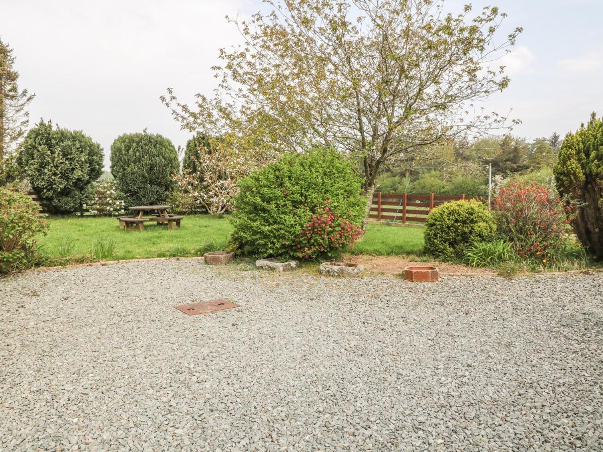Cae Glas Llangefni Bagian luar foto