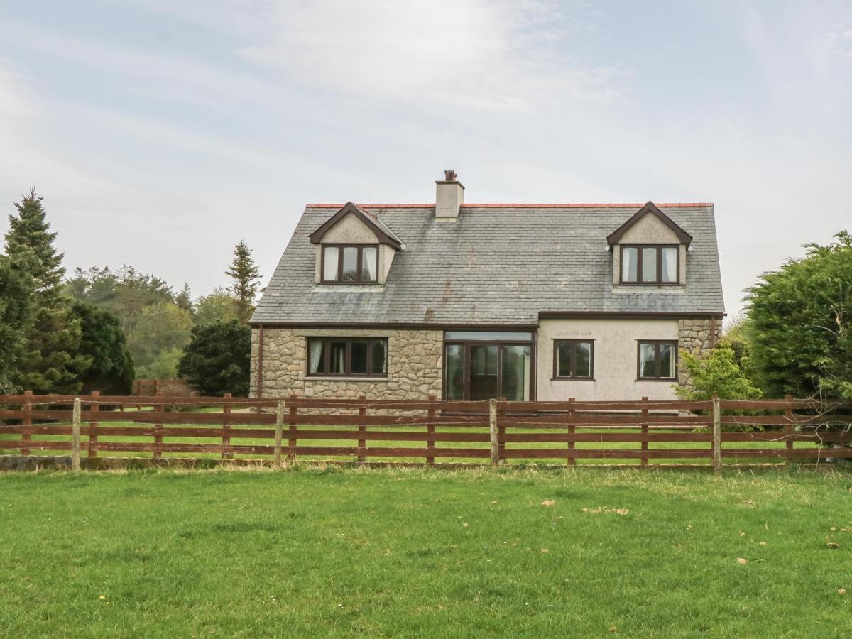 Cae Glas Llangefni Bagian luar foto