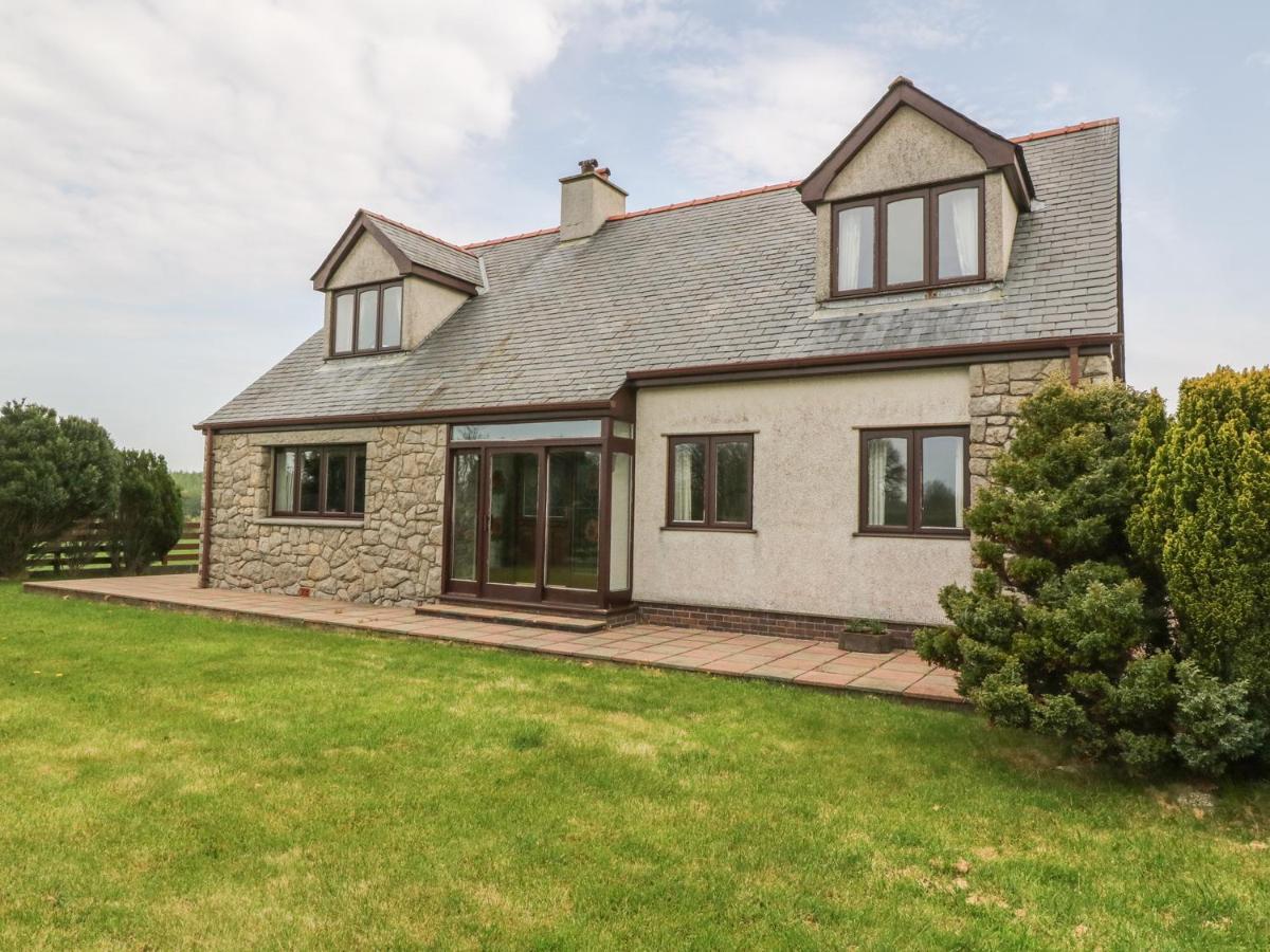 Cae Glas Llangefni Bagian luar foto
